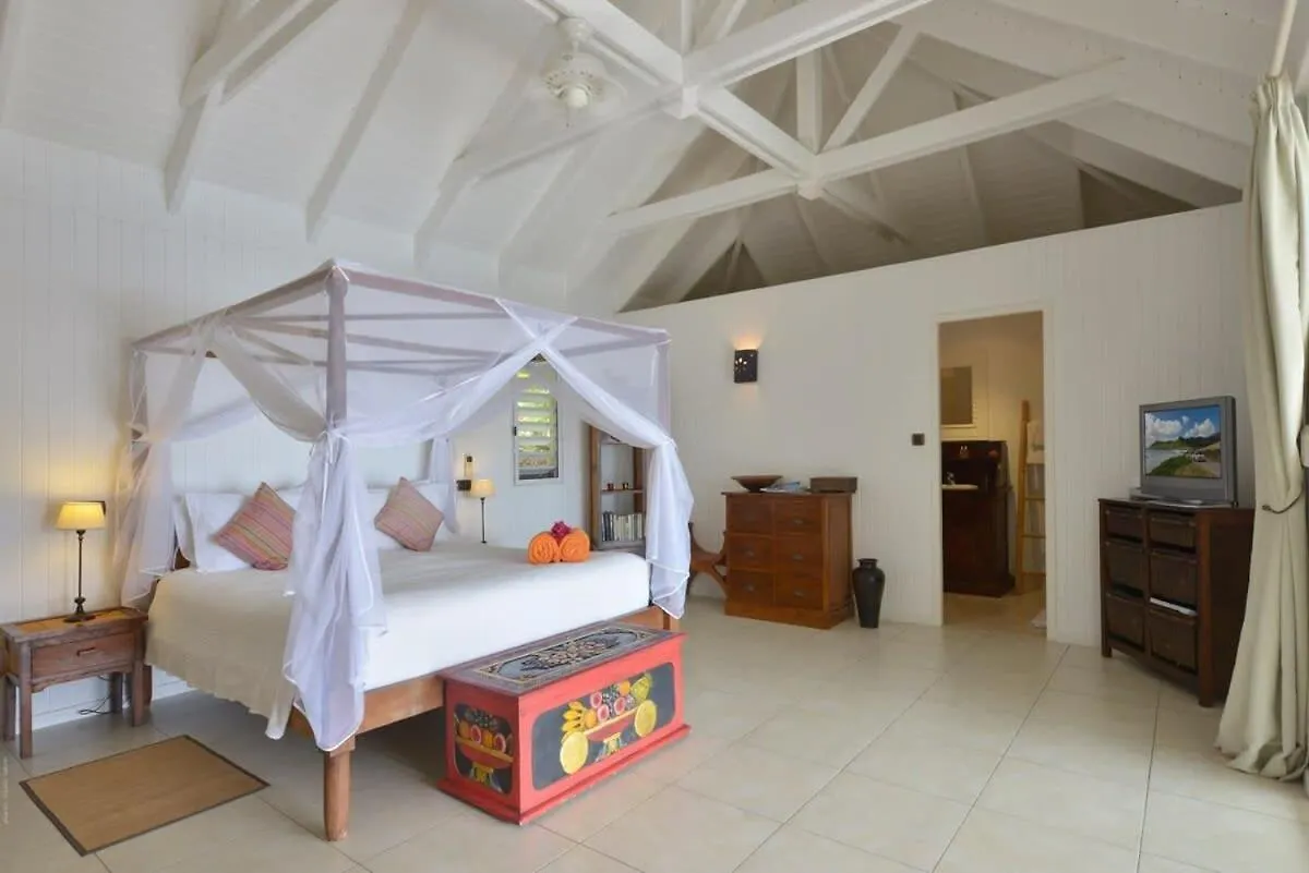 Charming Bay Villa Offers Magnificent Sunsets 구스타비아